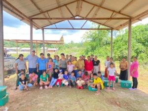 Ocho Sur delivers three tons of food aid to flood-affected Shipibo-Konibo community in Ucayali