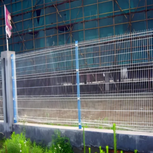 Enhancing Perimeter Protection with Yisizhe Wave-Style Euro Fence